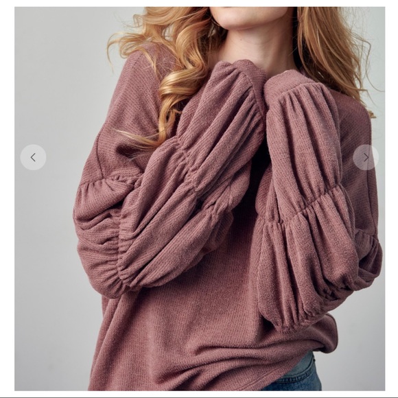 19✨RESTOCKED✨Boho Chic Shirring Detail Sleeves Solid Top - Picture 3 of 5